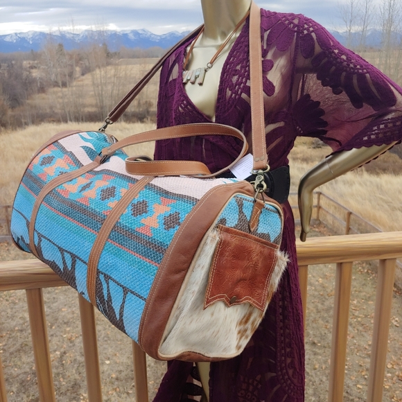 🎁Rug tooled leather duffel bag western tribal New - Picture 4 of 16